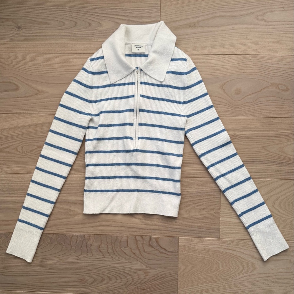 Abercrombie & Fitch White and Blue Striped 1/4 Zip Ribbed Sweater